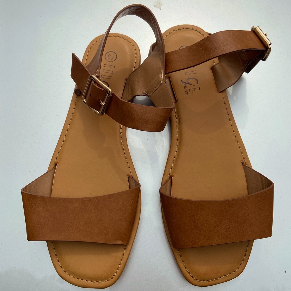 Ladies sandals. Never worn size 6 1/2